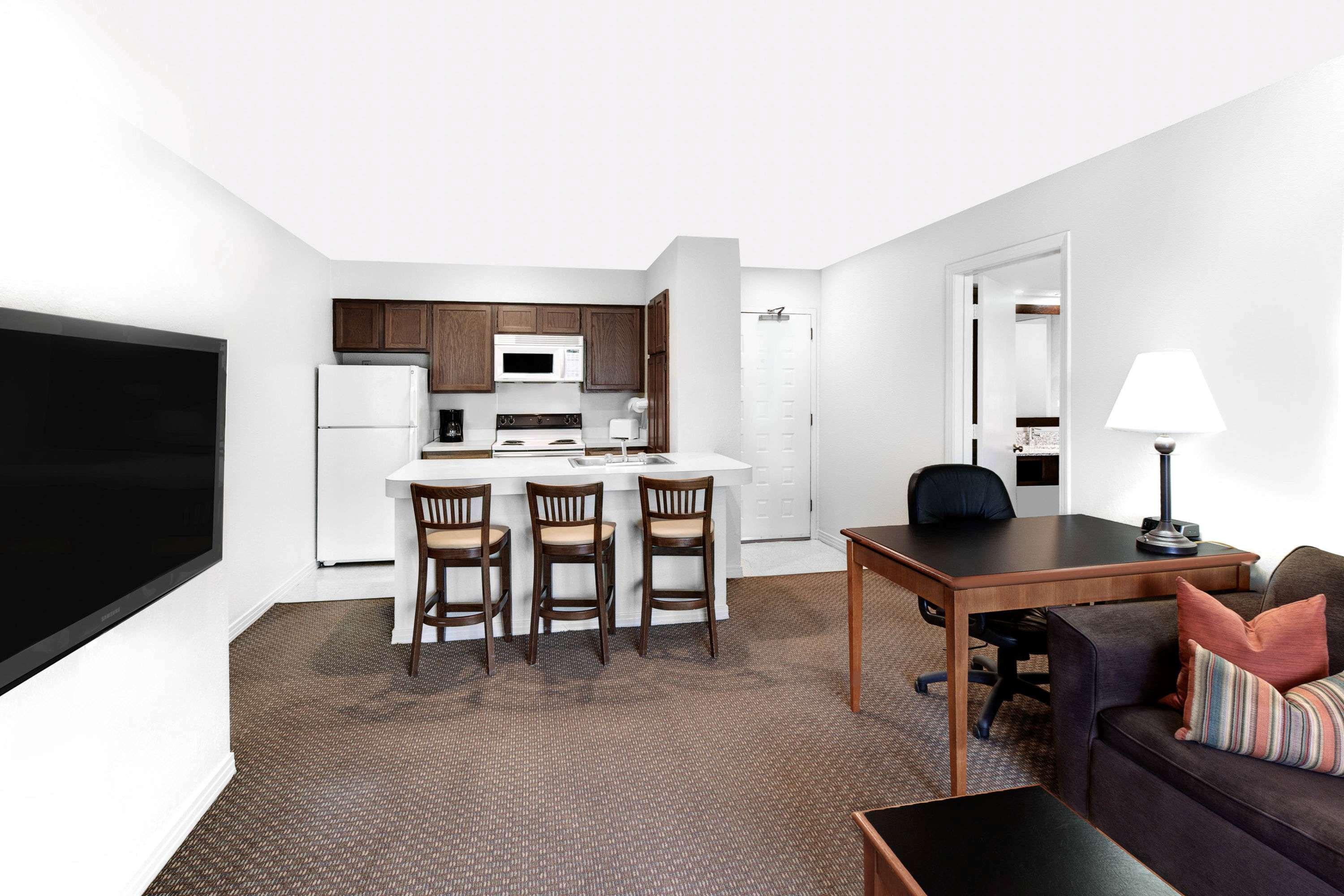 Value Suites Extended Stay - Арлингтън Екстериор снимка