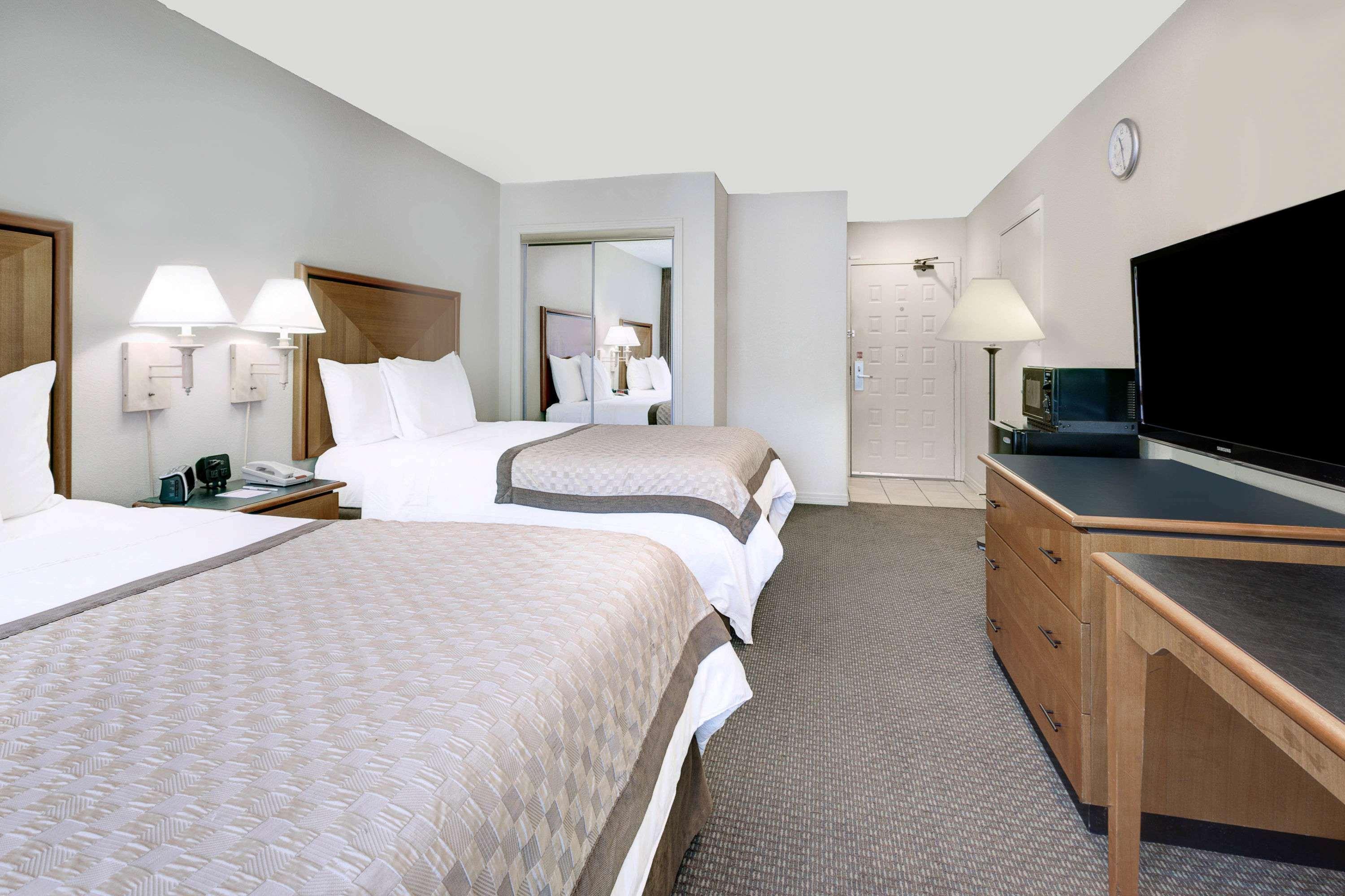 Value Suites Extended Stay - Арлингтън Екстериор снимка